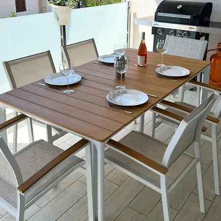 Princess With Sea View And Private Parking For 2 Cars Apartment Dramalj