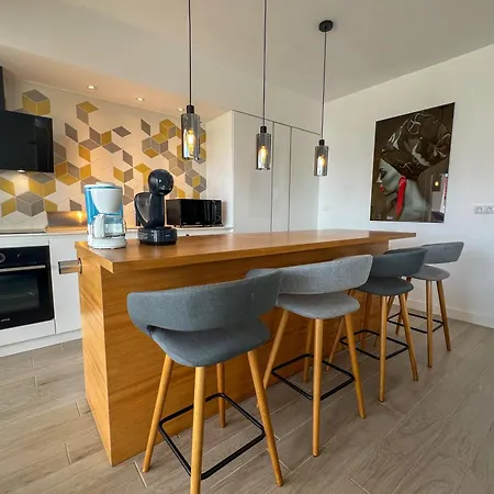 Apartment Princess With Sea View And Private Parking For 2 Cars
