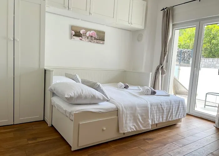 Princess With Sea View And Private Parking For 2 Cars Apartment *