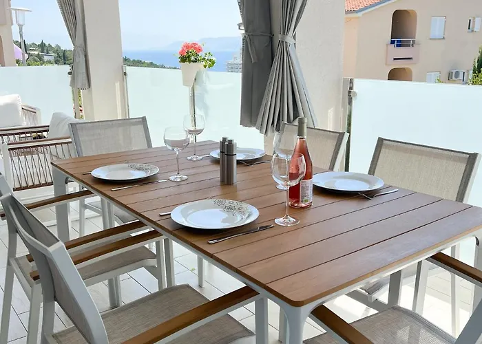 Princess With Sea View And Private Parking For 2 Cars Apartment *