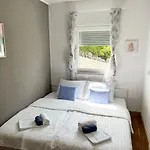 Princess With Sea View And Private Parking For 2 Cars 아파트