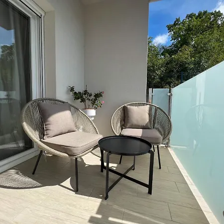 Princess With Sea View And Private Parking For 2 Cars Apartman